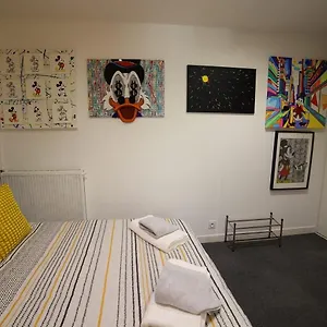 Pop Artiste Configure En Galerie Dart A 200 M Du Centre Avec Parking Prive Et Securise Gratuit Dans Copropriete Avignon