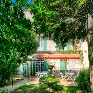 Hotell Au Saint Roch - Et Jardin, Avignon