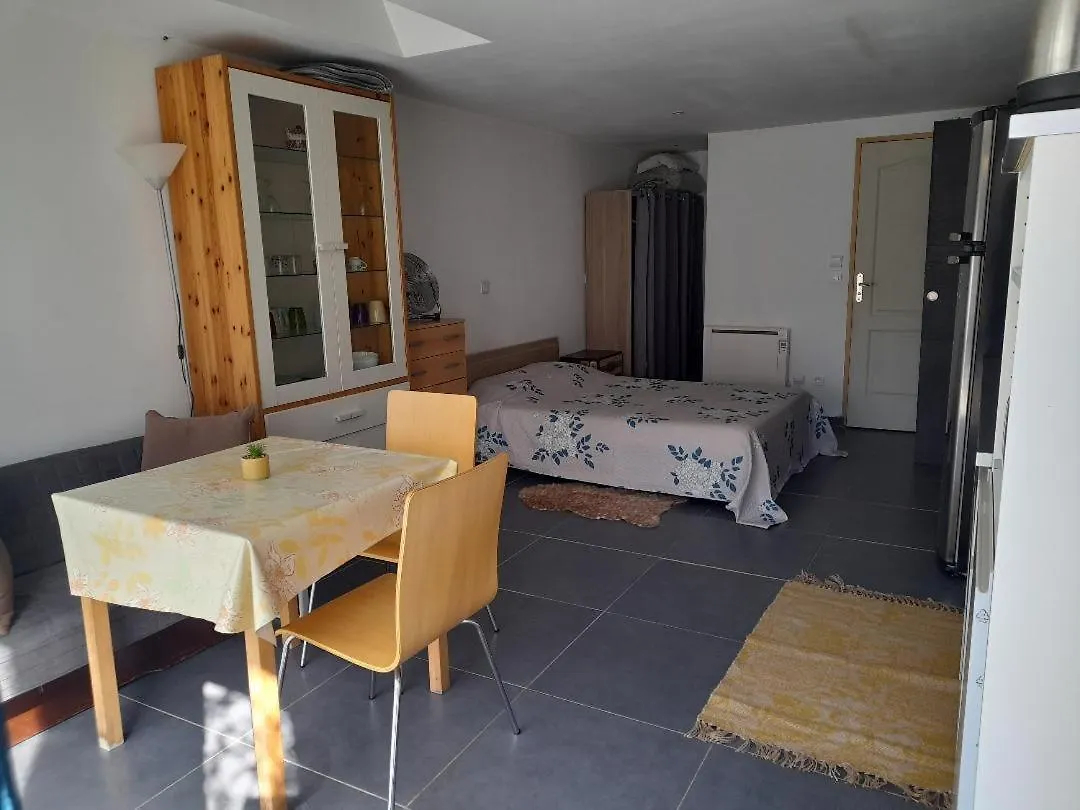 Studio Avec Une Place De Parking Avignon
