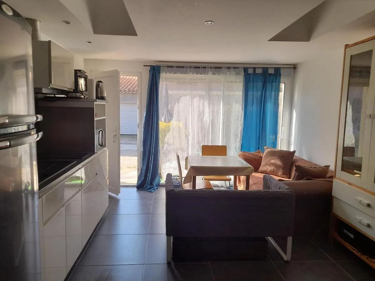 Studio Avec Une Place De Parking Avignon France
