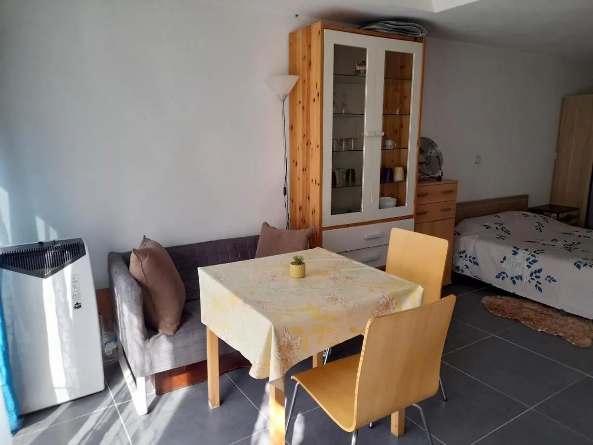 Apartment Studio Avec Une Place De Parking Avignon